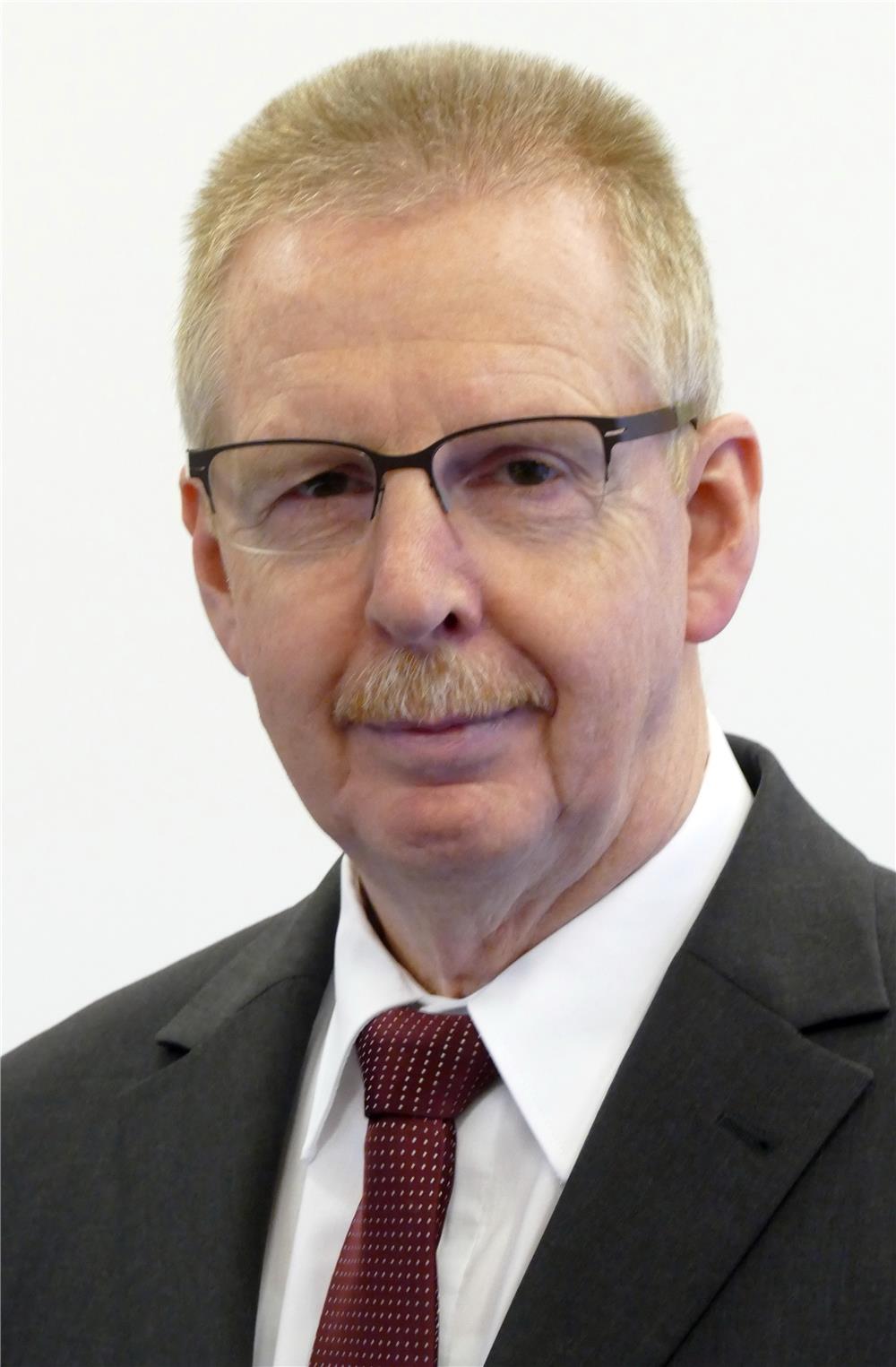 Portraitfoto Burkard Schröders