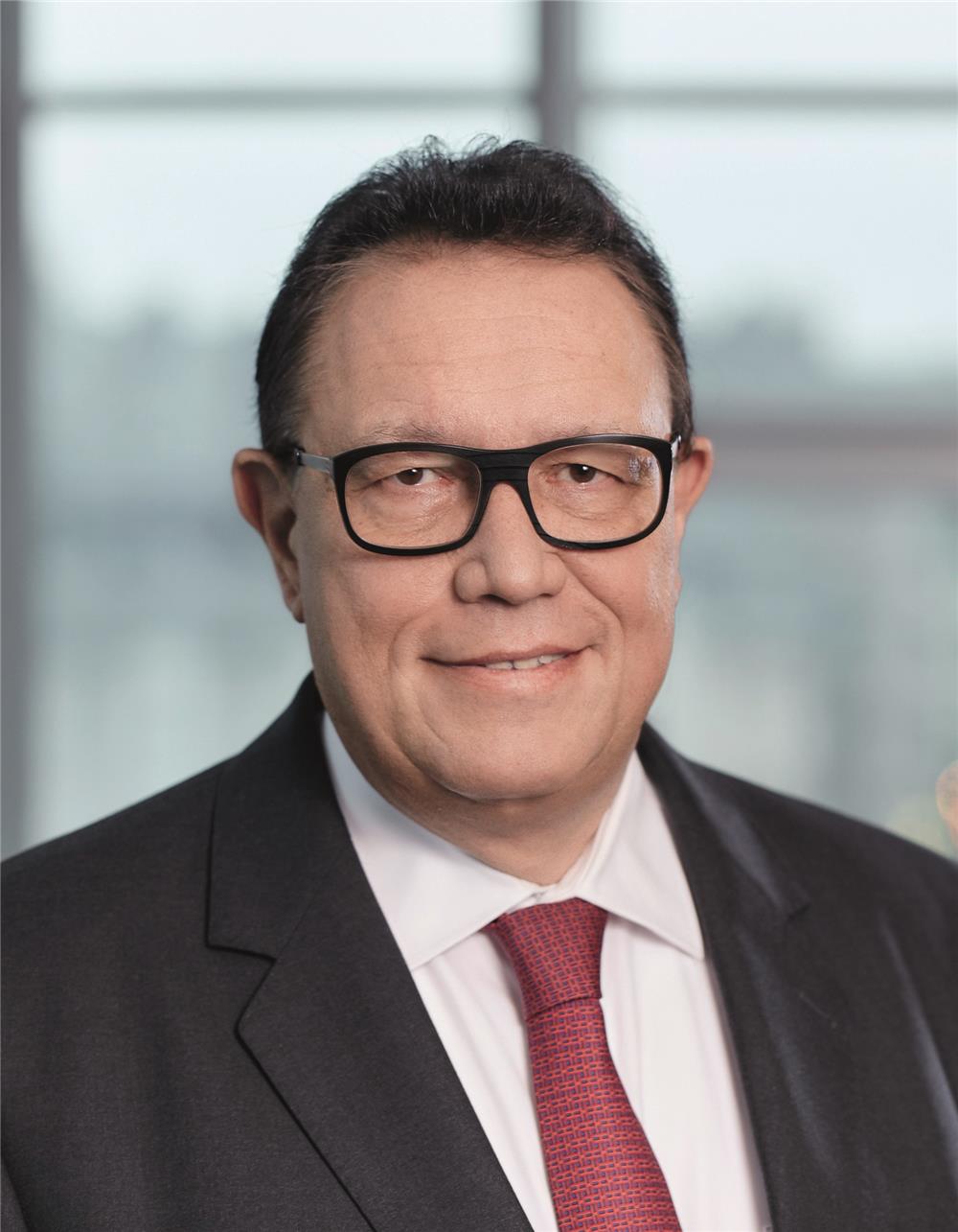 Dr. Theodor-Michael Lucas