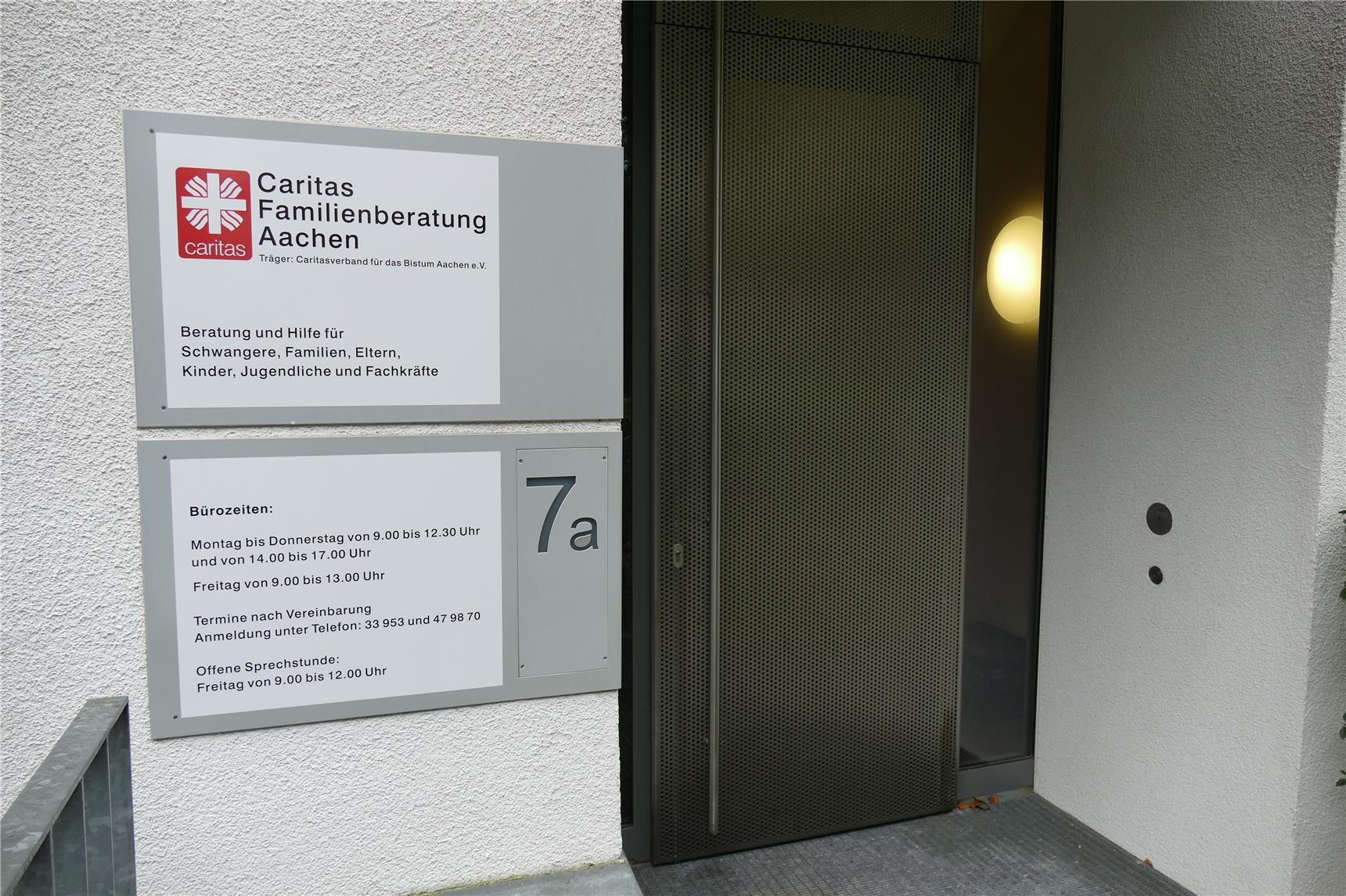 Familienberatung Schild