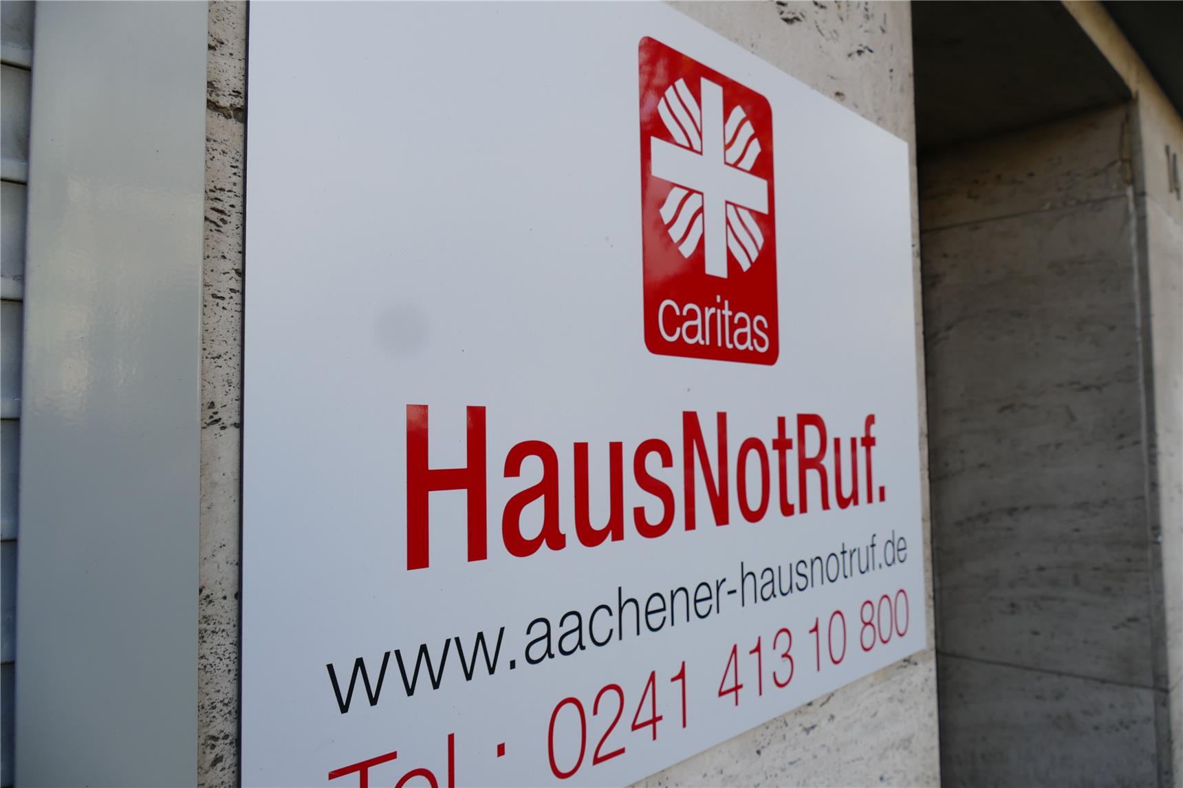 Schild Hausnotruf