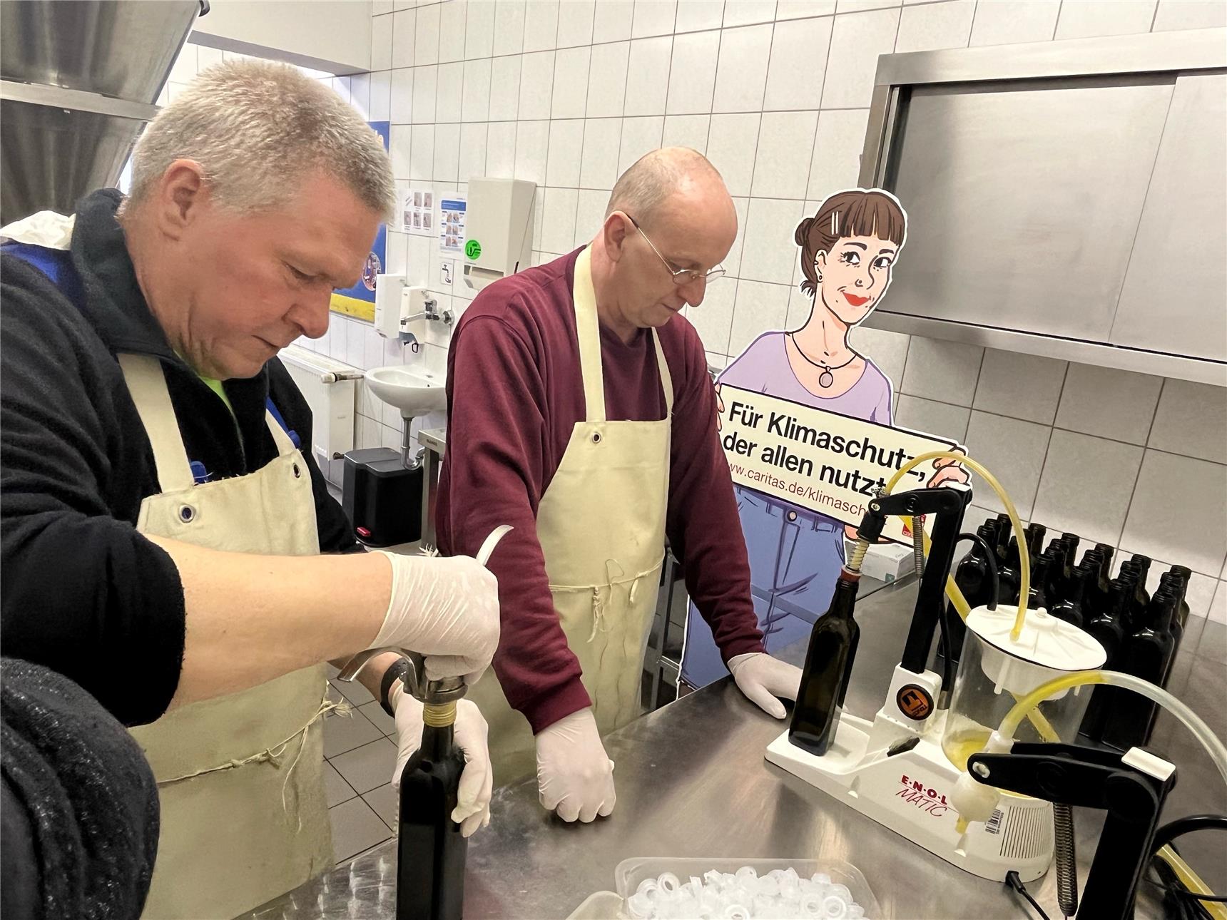 Jenny beim Volksverein Mönchengladbach - Rapsölproduktion