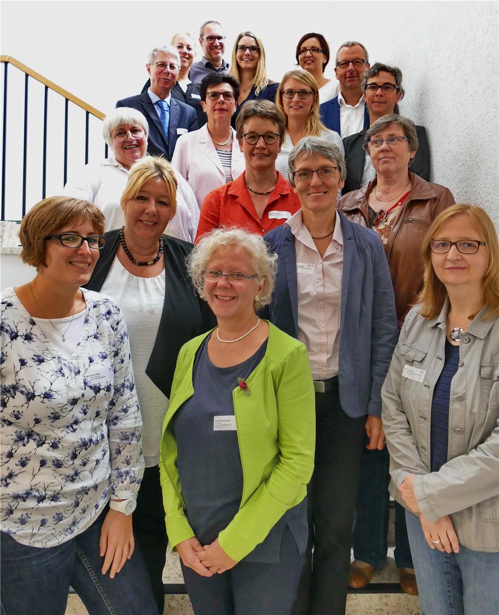 Gruppenfoto auf Treppe