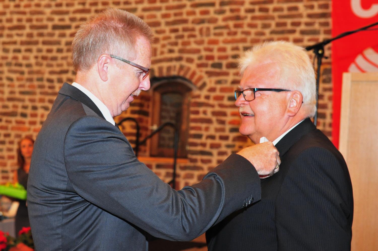 Goldene Ehrenzeichen für Gábor Szük