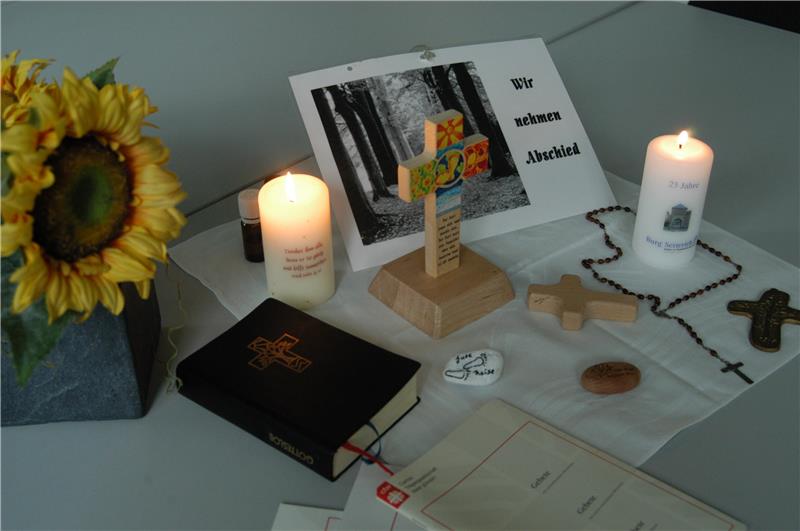 Tisch mit Gegenständen