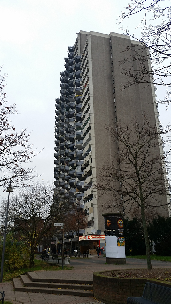 Ein Plattenbau im Stadtteil Köln-Chorweiler