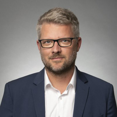 Porträt: Markus Harmann, Leiter der Stabsabteilung 'Information und Kommunikation' beim Diözesan-Caritasverband für das Erzbistum Köln und Redakteur der Zeitschrift 'Caritas in NRW'