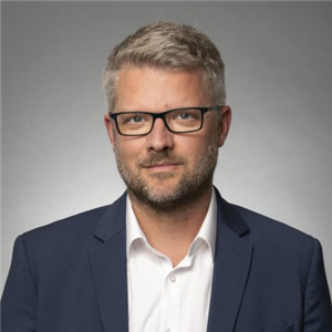 Porträt: Markus Harmann, Leiter der Stabsabteilung 'Information und Kommunikation' beim Diözesan-Caritasverband für das Erzbistum Köln und Redakteur der Zeitschrift 'Caritas in NRW'