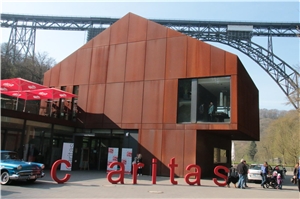 Caritas-Schriftzug in Müngsten