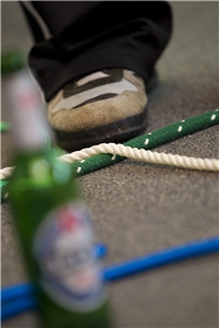 Es fordert Motivation und Mut, den Teufelskreis aus Abhängigkeiten zu durchbrechen. Die Caritas-Suchthilfe kann Auswege zeigen.