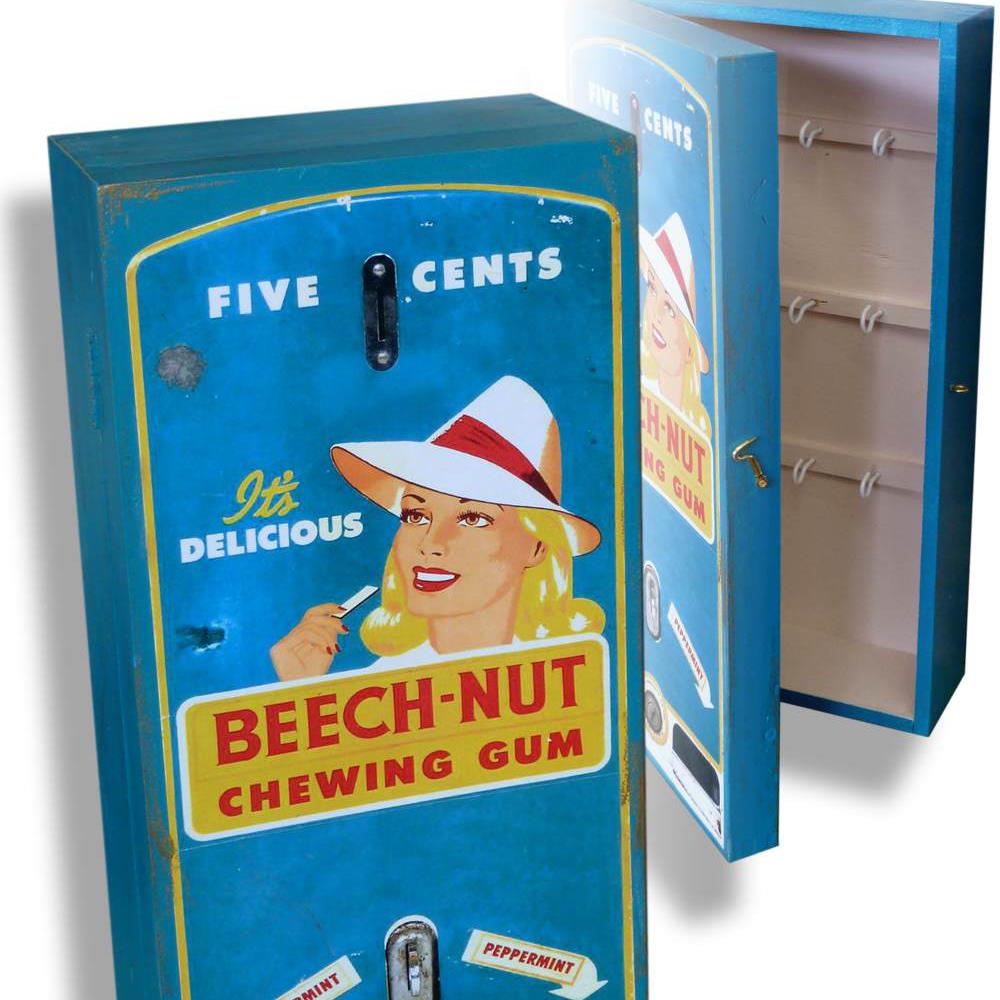 Schränkchen aus altem Kaugummi-Automat