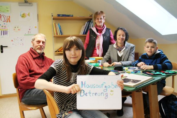 Gruppenfoto: Betreuer mit Schülern