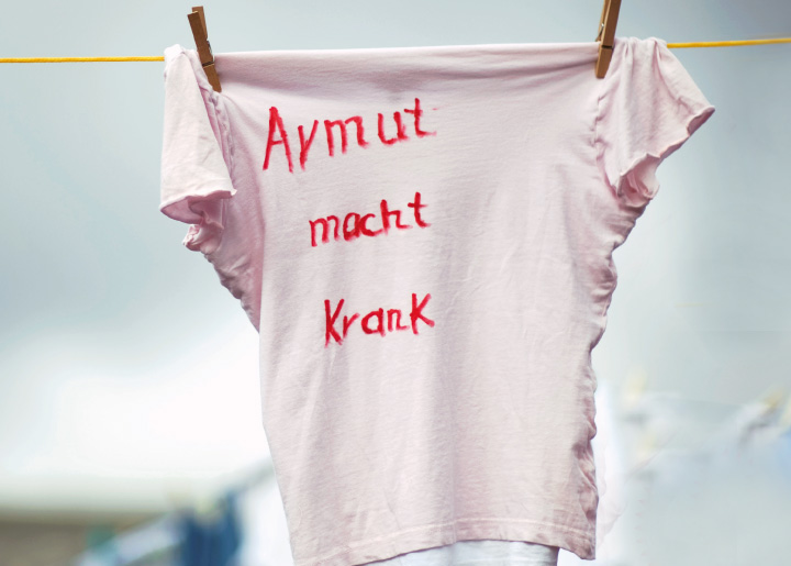 T-Shirt mit der Aufschrift 
