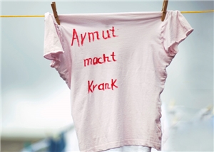 T-Shirt mit der Aufschrift